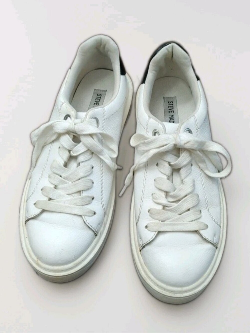 Steve Madden Black/White Pre Loved Womens Tennis Shoes Size 8M